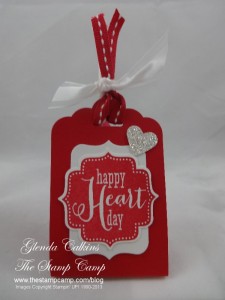 Scallop-Tag-Topper-Punch-Sucker-Holder-225x300