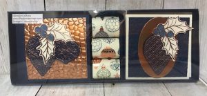 Sometimes you just want a little gift to give someone; check out this super cute little box with 6 cards and chocolates. I created this using my featured stamp set for this month Christmas Gleaming Bundle. Details on my blog here: https://wp.me/p59VWq-az4 #stampinup #thestampcamp #handmadegifts