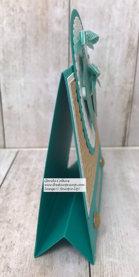 My featured stamp set for November is the Christmas Gleaming bundle. This month it is all about the Tent Topper cards; 4 different cards. Details on my blog here: https://wp.me/p59VWq-avH #stampinup #christmasgleaming #thestampcamp #technique