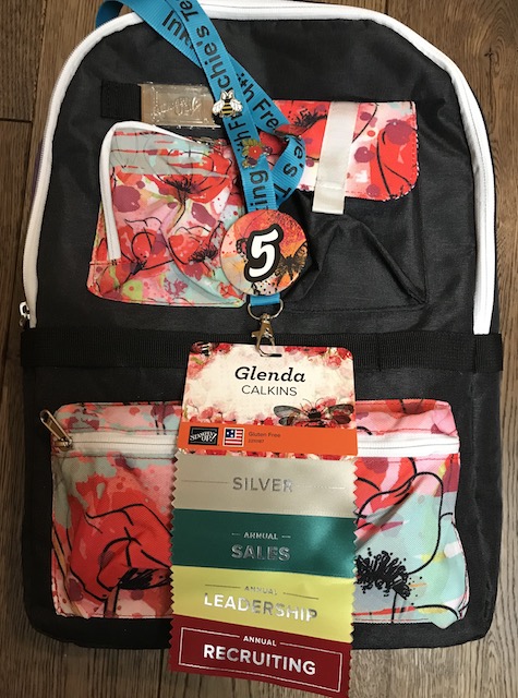 November 2019 On Stage Convention Bag from Stampin' Up! Details on my blog: https://wp.me/p59VWq-ays #stampinup #thestampcamp #handmade #Onstage