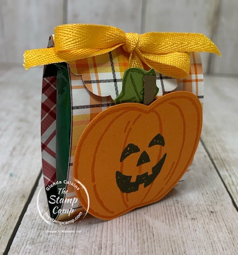 The Scalloped Tag Topper Punch creates the perfect wrap for a Ghirardelli Chocolate treat. You can use this technique for many different occasions just by changing up the printed papers that you use. This would also create a beautiful wedding favor or bridal shower favor. Details are on my blog here: https://wp.me/p59VWq-bsc. #stampinup #thestampcamp #punches #treatholder