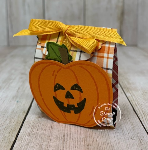 The Scalloped Tag Topper Punch creates the perfect wrap for a Ghirardelli Chocolate treat. You can use this technique for many different occasions just by changing up the printed papers that you use. This would also create a beautiful wedding favor or bridal shower favor. Details are on my blog here: https://wp.me/p59VWq-bsc. #stampinup #thestampcamp #punches #treatholder